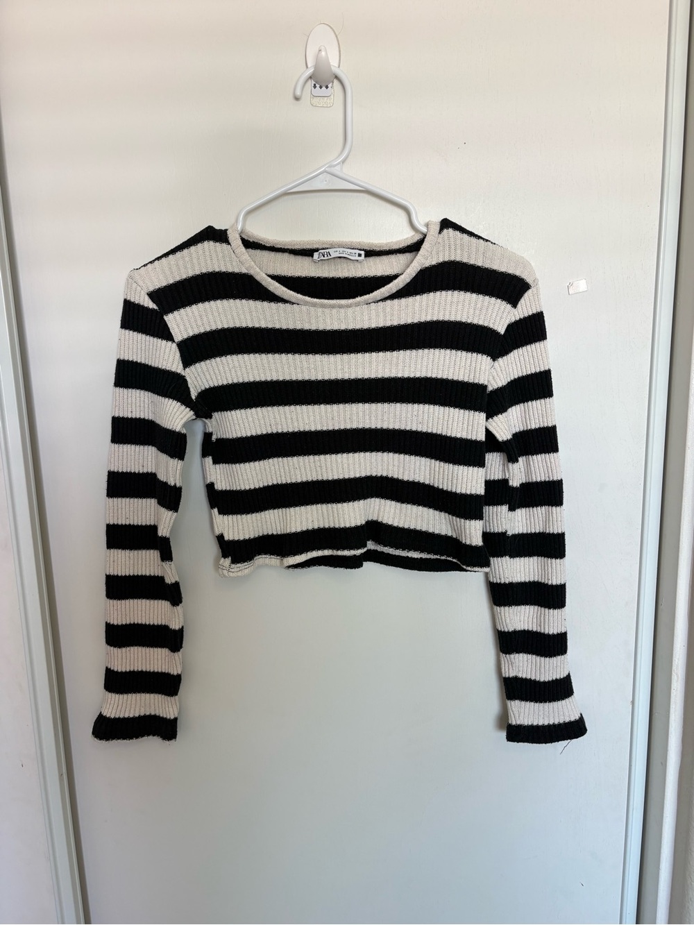 Zara Women's Black And White Striped Ribbed Long Sleeve Cropped Shirt Top Size S